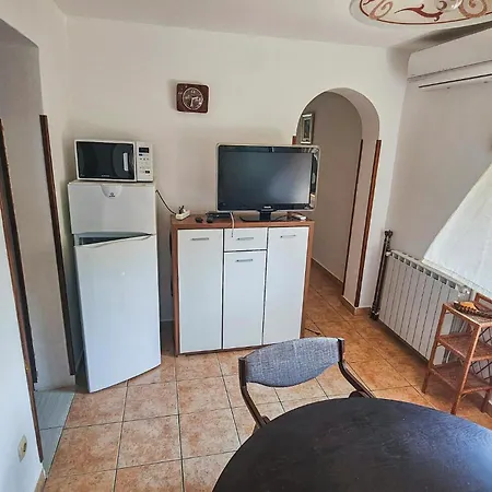 شقة 3 Bedroom Pet Friendly In Artatore