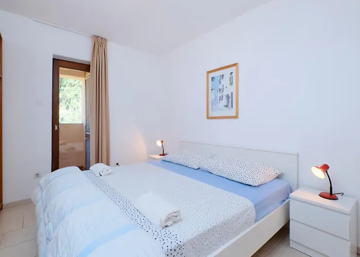 Apartment 3 Bedroom Pet Friendly In Artatore