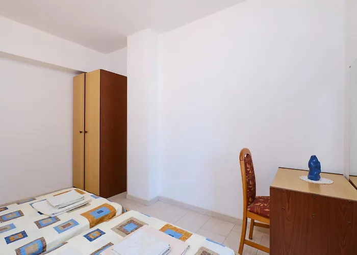 Apartment 3 Bedroom Pet Friendly In Artatore Cunski