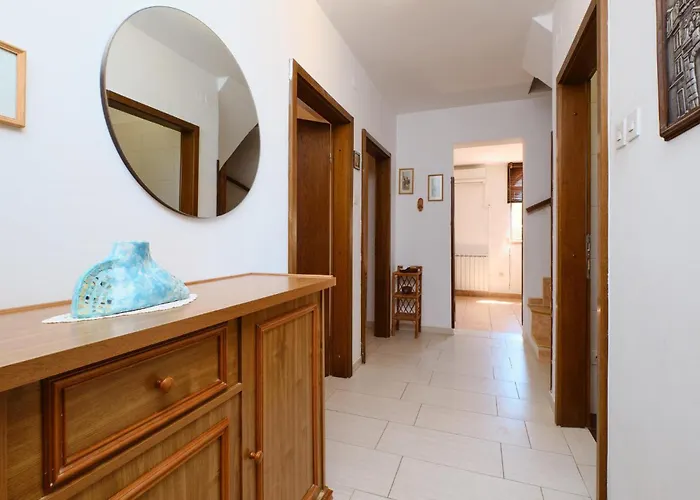 3 Bedroom Pet Friendly In Artatore * Cunski