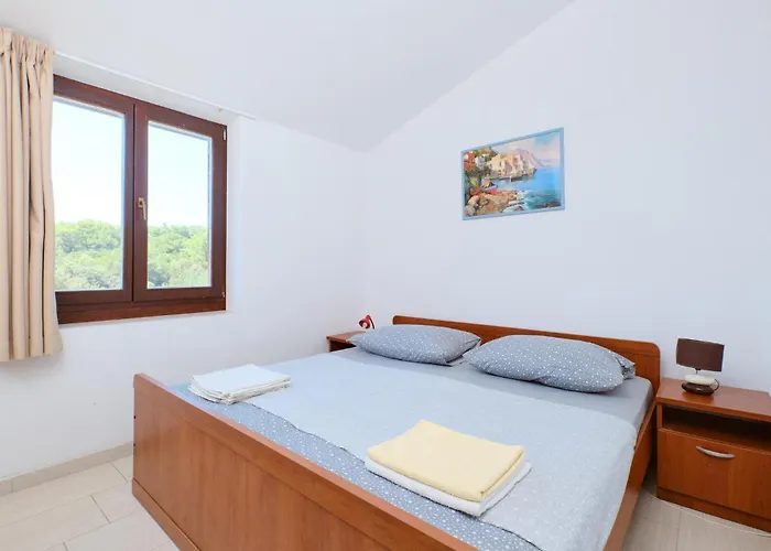 Apartment 3 Bedroom Pet Friendly In Artatore