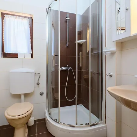 Pet Friendly In Artatore With Wifi Apartamento Čunski