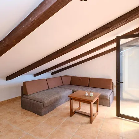 Apartamento Pet Friendly In Artatore With Wifi Čunski
